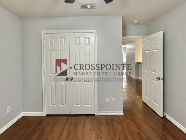 Building Photo - 3 Bedroom 2 Bath Duplex at Mansion Creek in Tyler! 1/2 off first full months rent