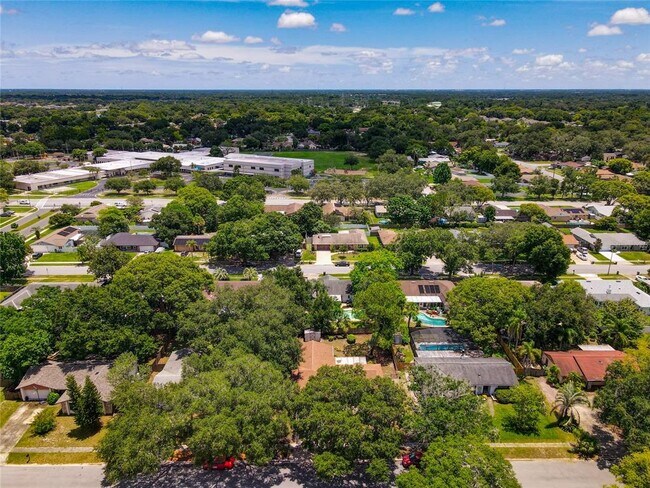 Building Photo - 5515 Albert Dr
