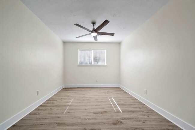 Building Photo - 5303 Bay Pines Dr