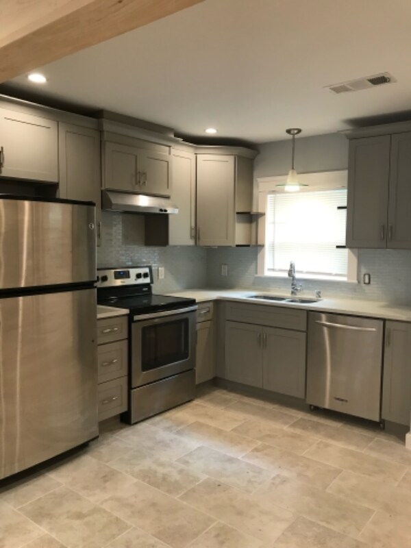 Building Photo - 1384 Wood Cir S