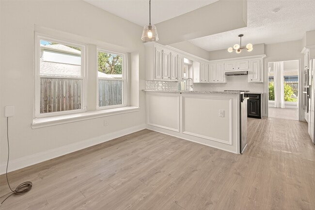 Building Photo - 1709 Coles Farm Dr