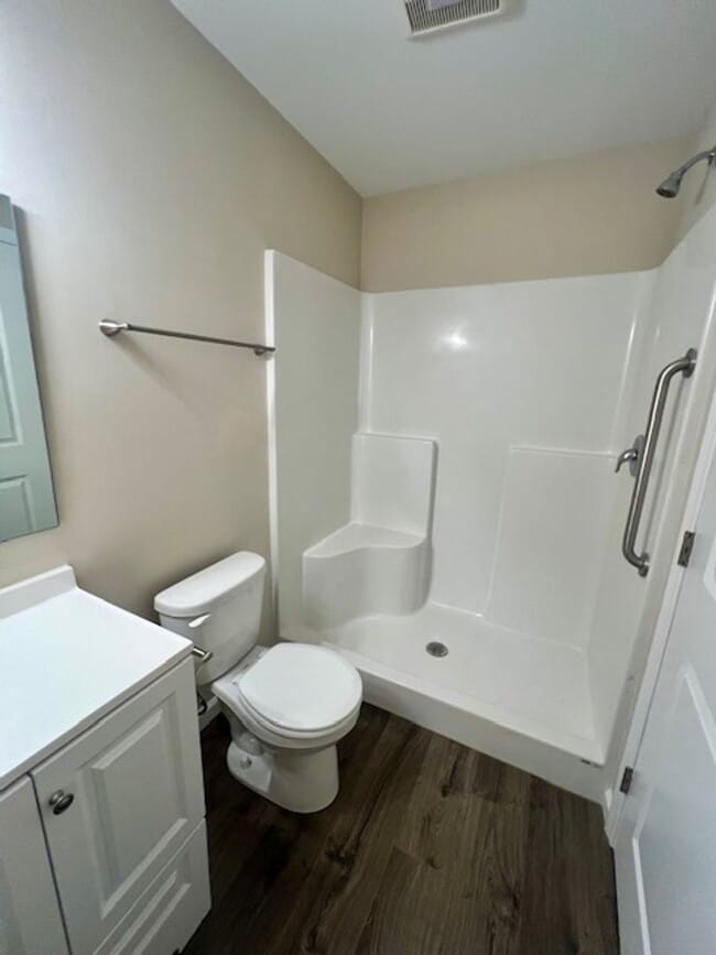 Building Photo - Black Mountain Duplex Rental-Fabulous Location!