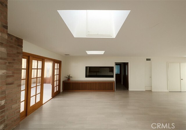 Building Photo - 16500 Simonds St