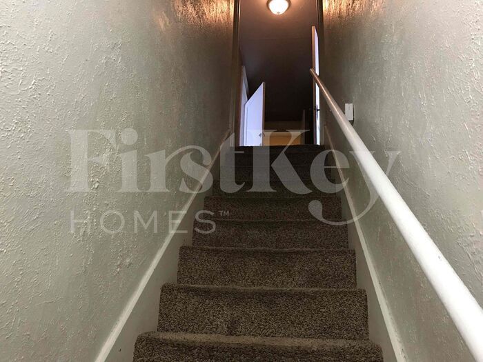 Building Photo - 2112 Lexa Dr