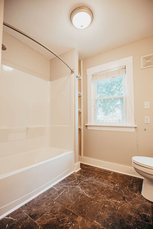 Building Photo - Home with Beauty, Character and Great LOCA...