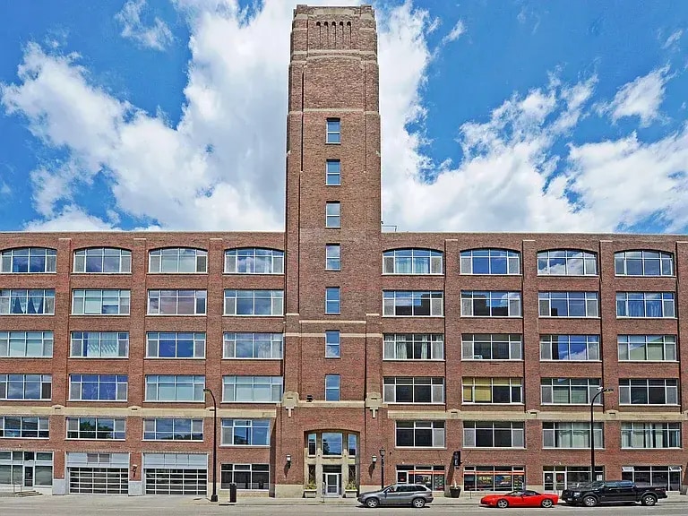 Building Photo - 700 Washington Ave N