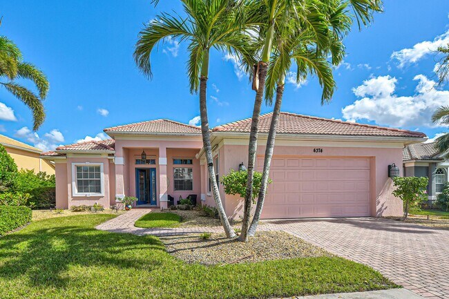 Primary Photo - 3br/2ba Pool Home in Venetia