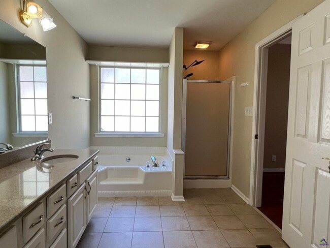 Building Photo - 135 Ashford Trace Ln