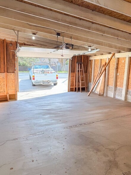 Building Photo - 615 Shasta Ave