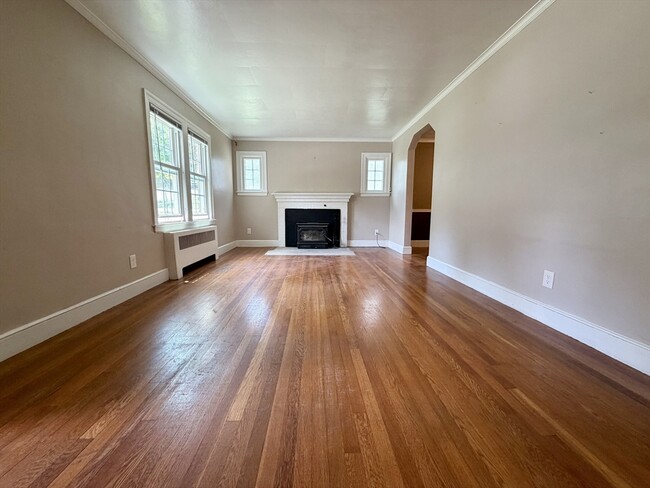 Building Photo - 18 Zenith Dr