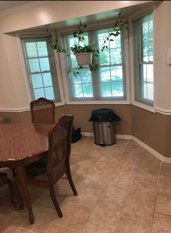 Building Photo - 11 Henry Ct