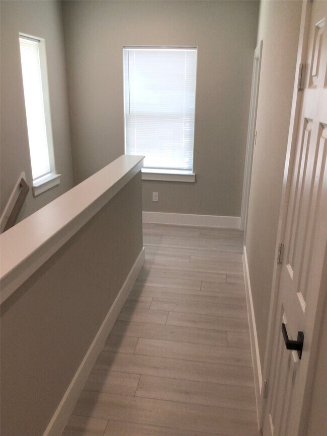 Building Photo - 2109 Marnel Rd