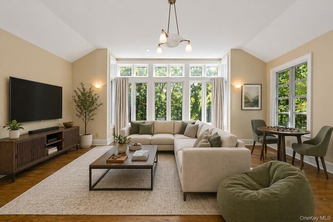 Building Photo - 1455 Maiden Ln