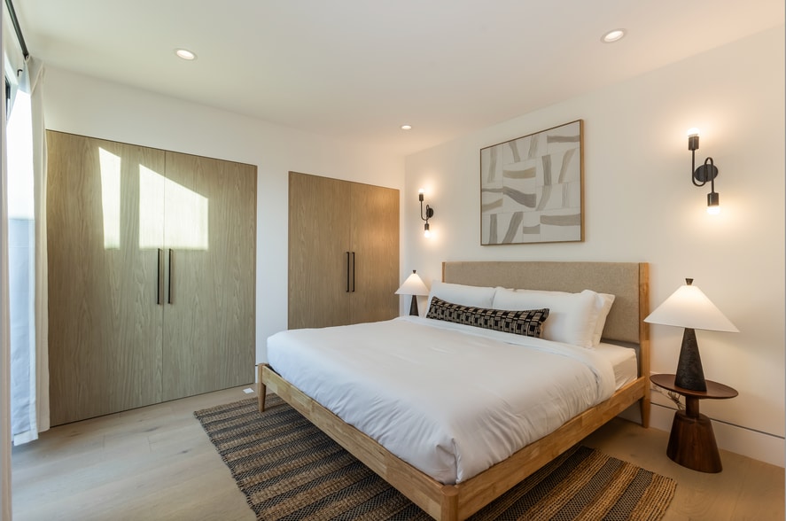 Building Photo - 1161 Stearns Dr