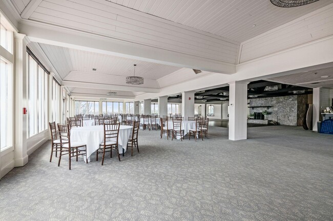 Building Photo - 5211 Highpointe Lakes Dr