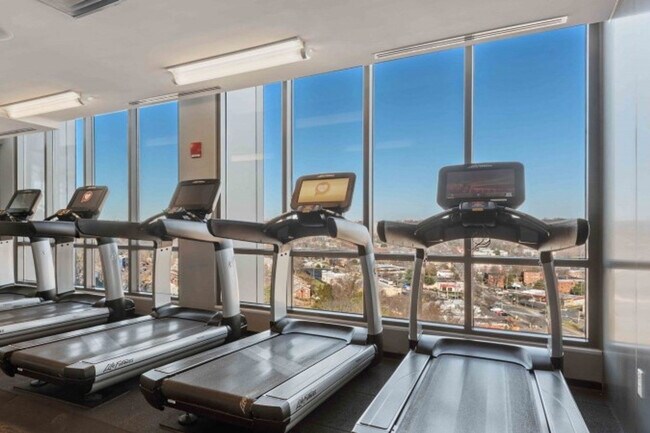 Building Photo - 3110 Mt Vernon Ave