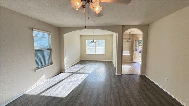 Building Photo - 914 Crestmont Trail Dr