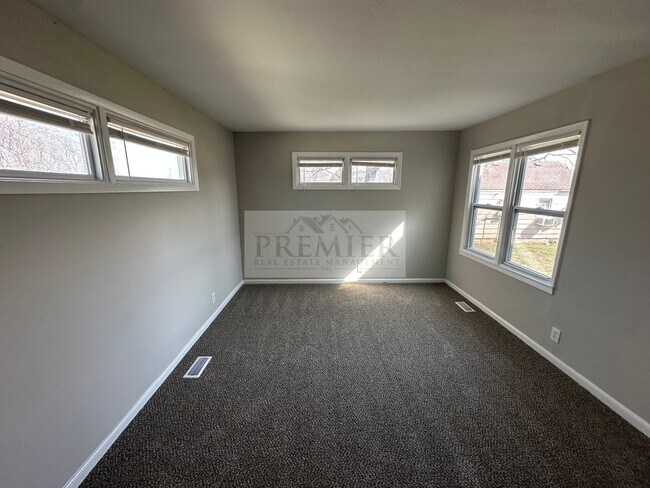 Building Photo - 184 W North St