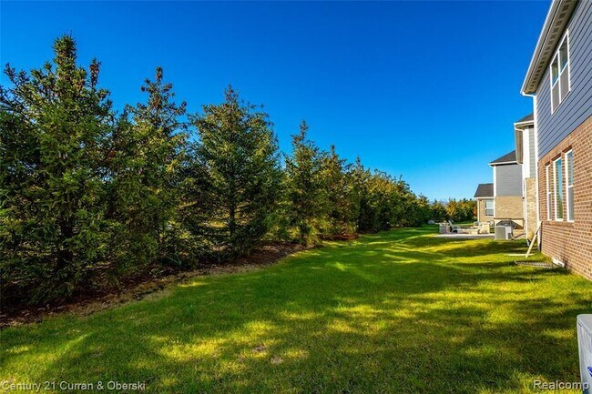 Building Photo - 47749 Fieldstone Dr