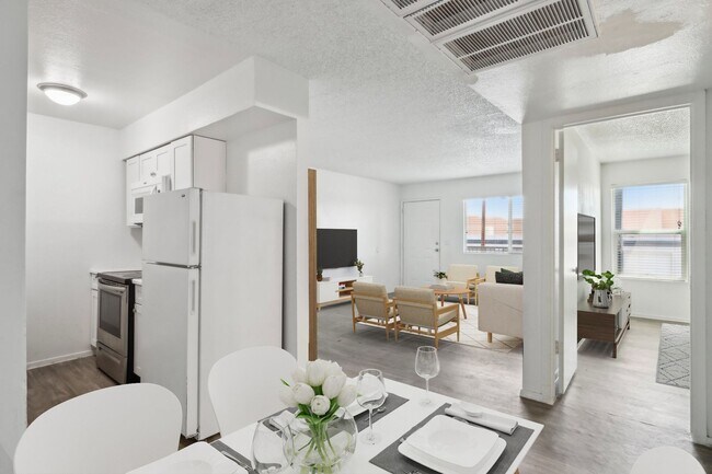 Interior Photo - Two | Five Greenway Apartments