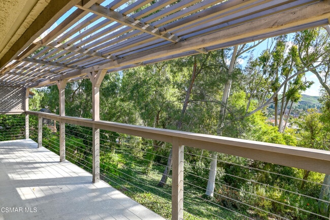 Building Photo - 2 Sparrowhawk Ln