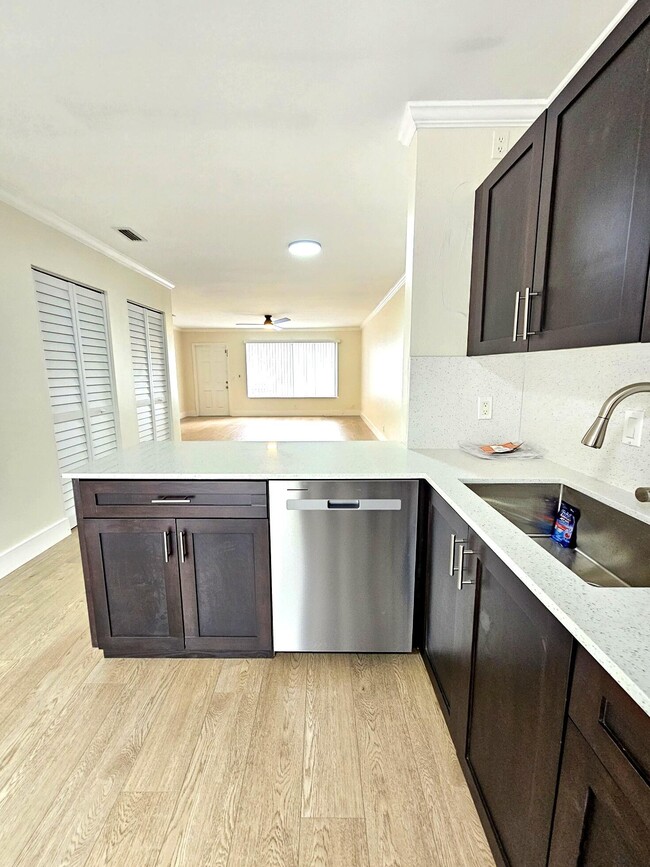 Building Photo - 4780 Orleans Ct