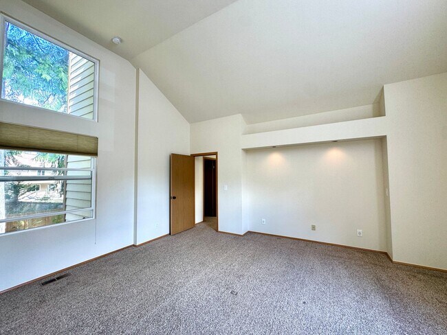 Building Photo - 12726 Plateau Cir NW