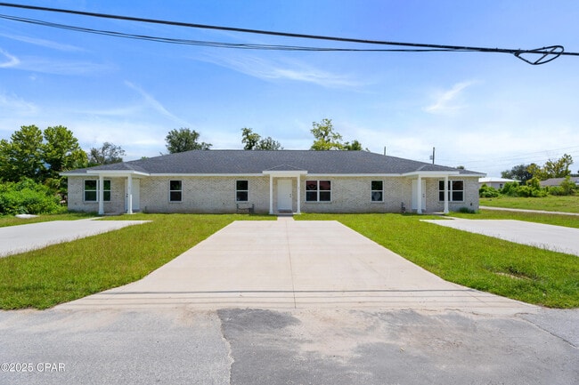 Primary Photo - 404 N Church Ave