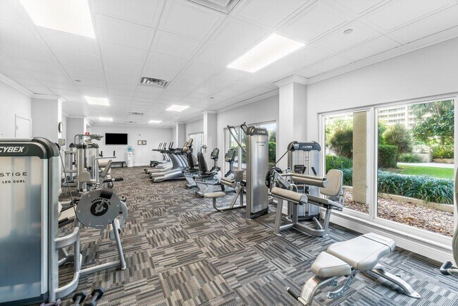 Building Photo - 4301 N Ocean Blvd