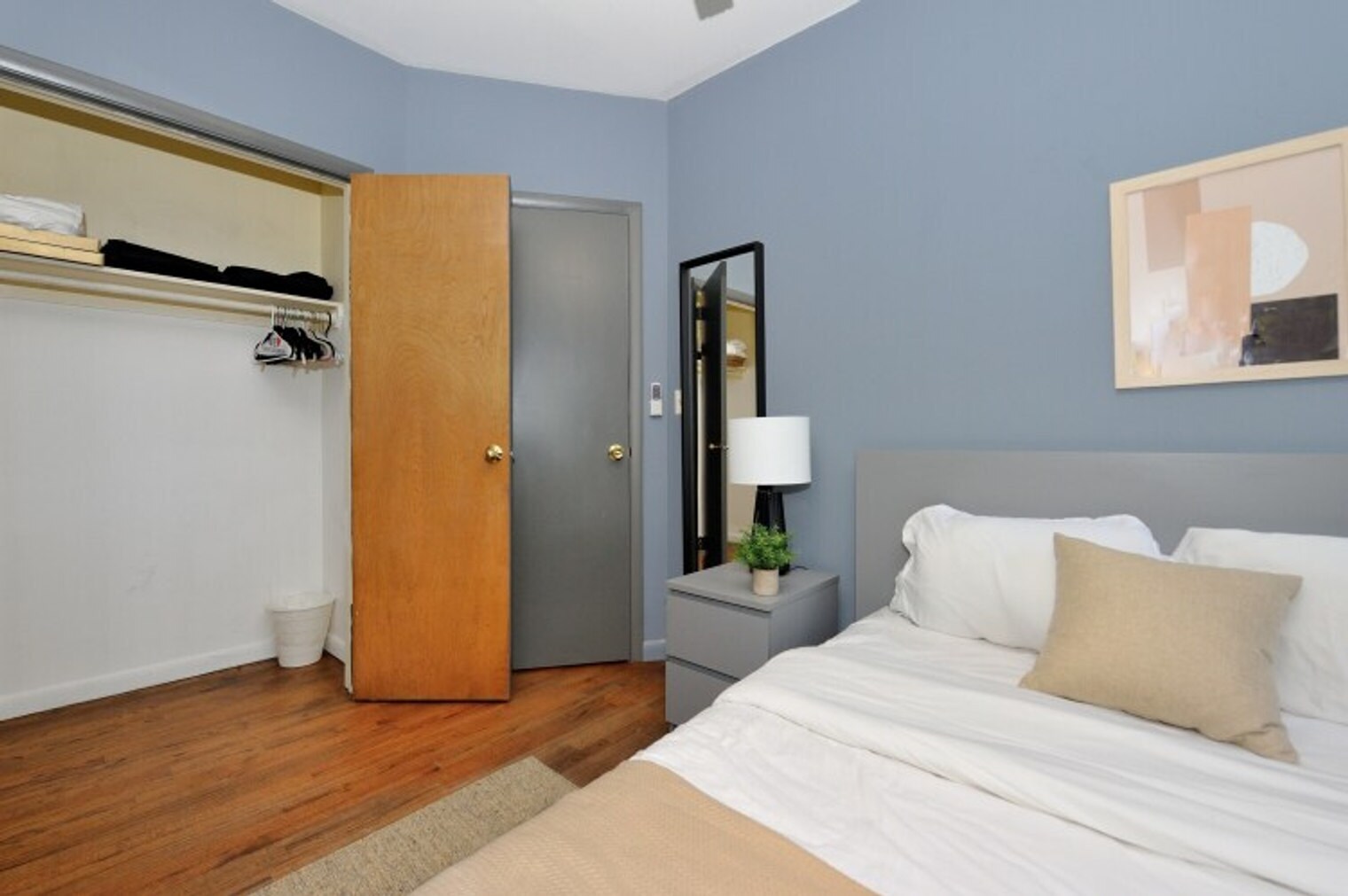 Building Photo - 356 W 37th St