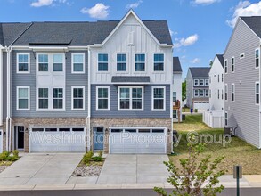 Building Photo - 4013 Singerville Ct
