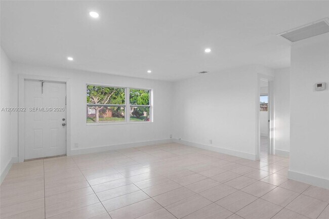 Building Photo - 1481 SW 49th Ave