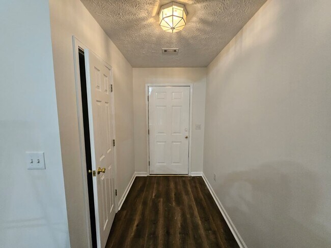 Building Photo - 379 Forest Park Dr