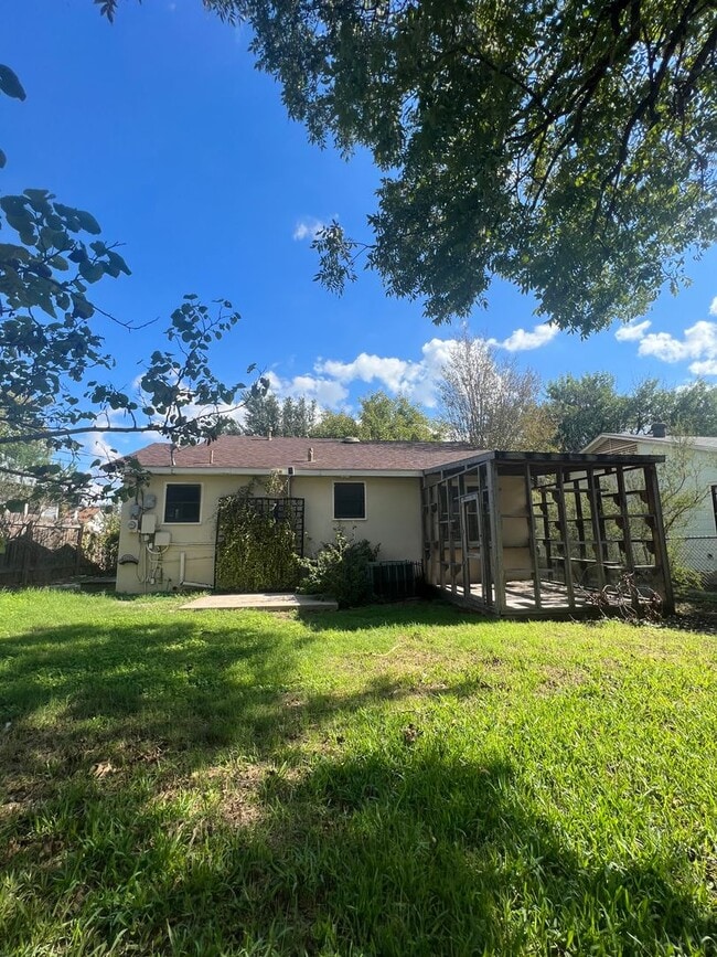 Building Photo - Two Bedroom Remodel in Rosedale Neighborhood