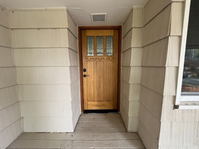 Building Photo - Beautiful 3-Bedroom Home with Remodeled Kitchen, Dual Living Spaces & Spacious Backyard