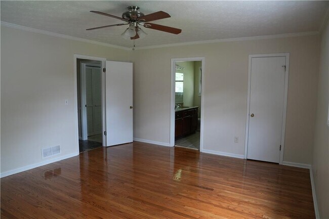Building Photo - 3344 Hunters Lodge Rd