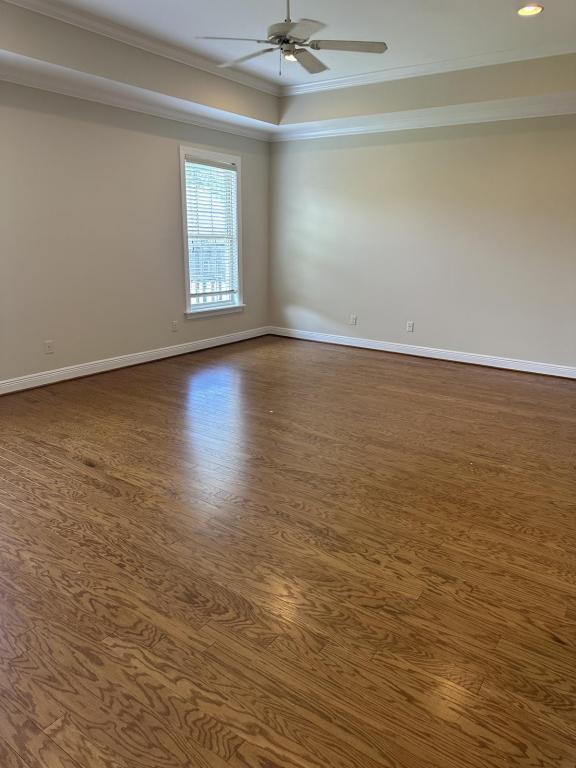 Building Photo - 711 Greenbriar Dr