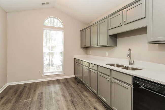 Building Photo - 9033 Shenington Pl