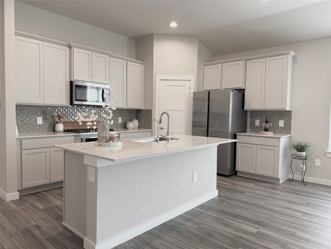 Building Photo - 14273 Lake Lodge Dr