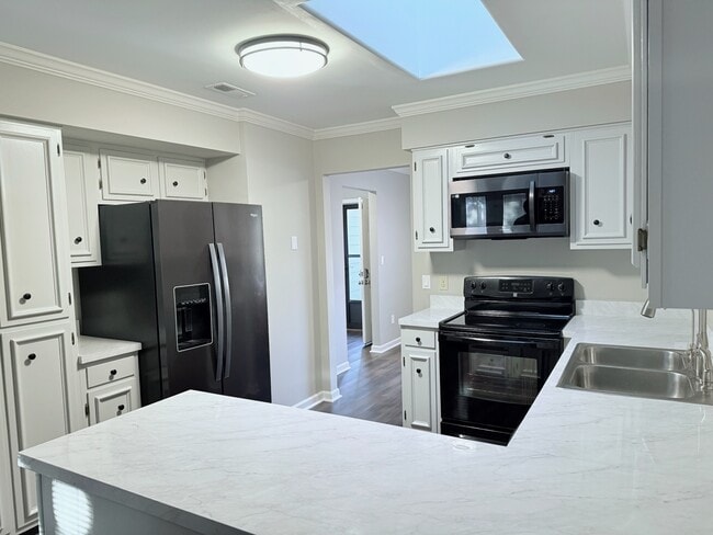 Building Photo - 1306 Leaside Ln