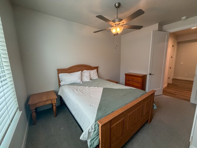 Building Photo - 5979 E Big Horn Pkwy