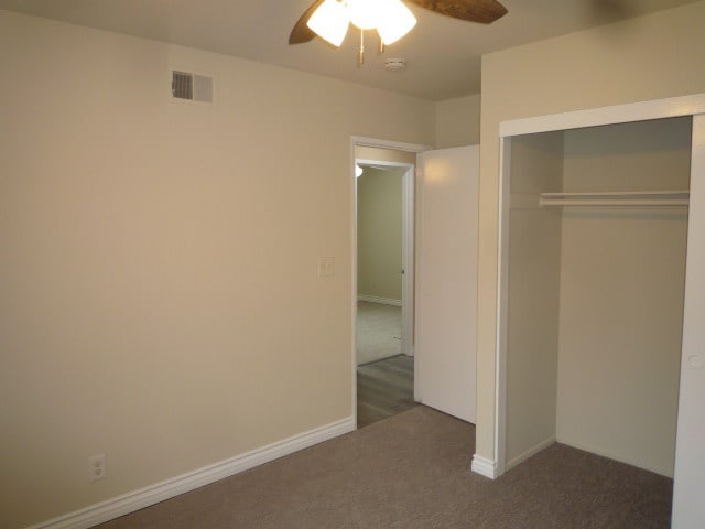 Building Photo - 5691 Lynnbrook Plz