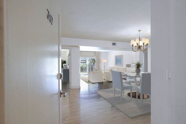 Building Photo - 170 N Ocean Blvd