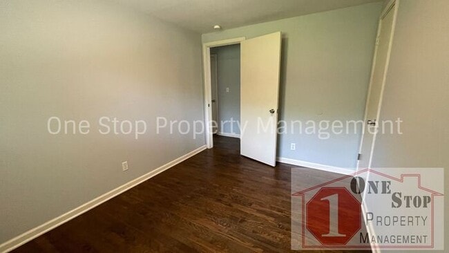 Building Photo - Beautiful 3 Bedroom 1.5 Bathroom in Kansas...