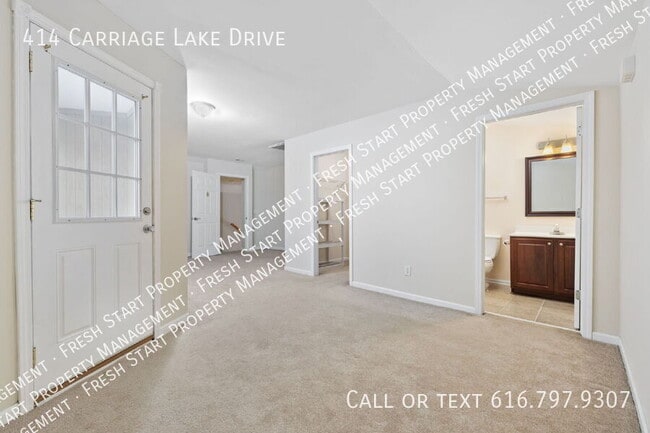 Building Photo - 414 Carriage Lake Dr