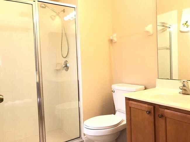 Building Photo - AMAZING HOME WITH LAKEFRONT VIEW!