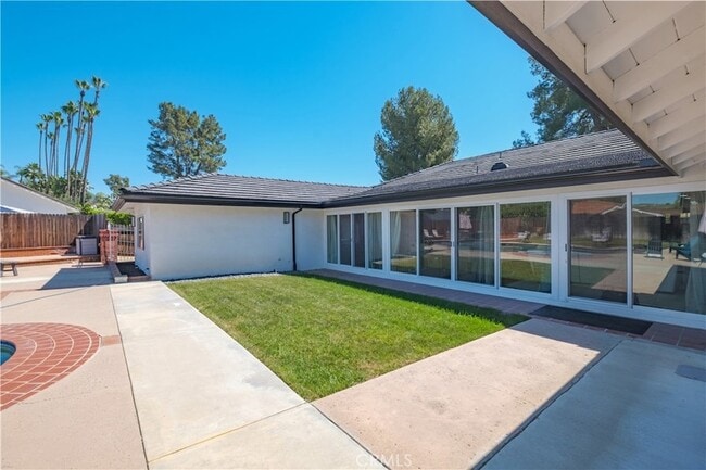 Building Photo - 9109 La Alba Dr