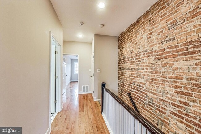 Building Photo - 627 Lamont St NW