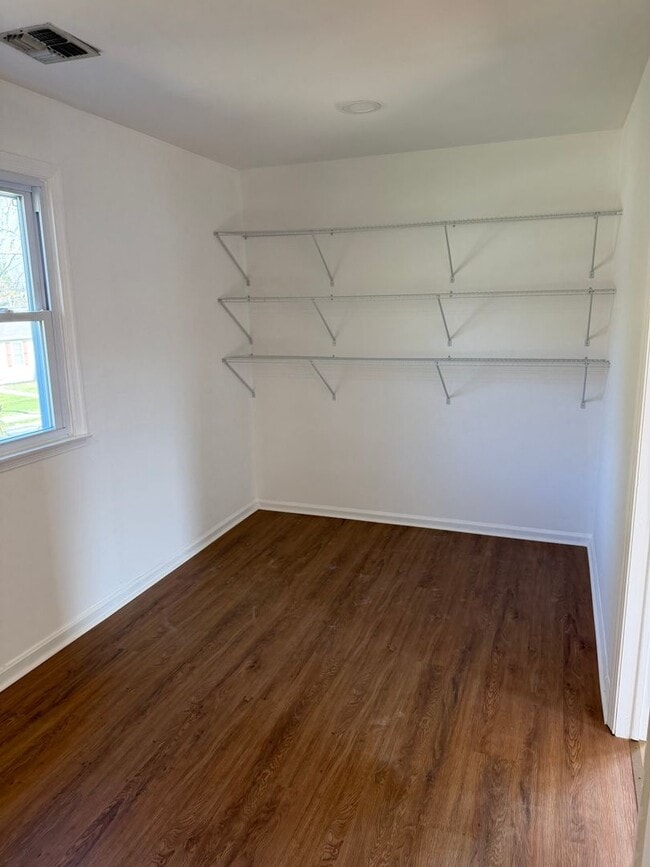 Building Photo - Charming 4-Bedroom, 1.5 Baths Home in Prime Absecon Location