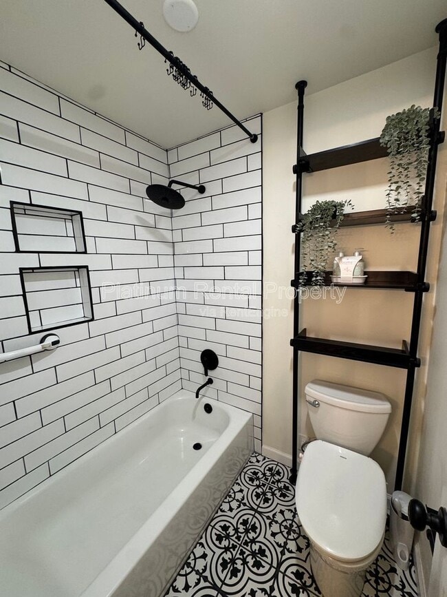 Building Photo - 4007 Shady Cir NW